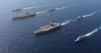 雷根號與史坦尼斯號航艦2018年11月16日雙航艦海上操演